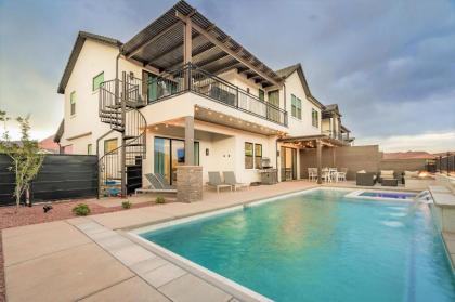 Gorgeous New Poolhouse - Private Pool - 2 Fire Pits - XBox with Game Pass