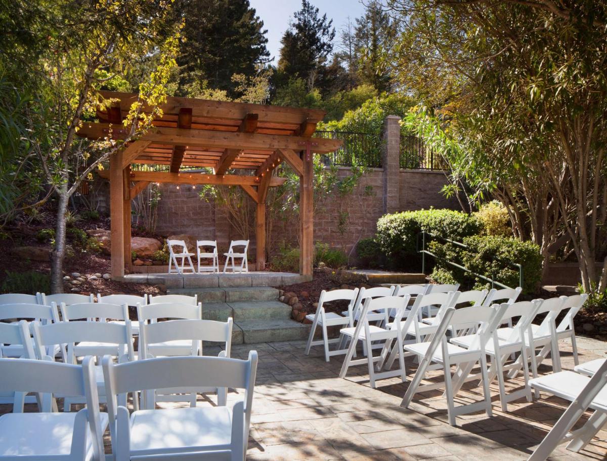 Hilton Santa Cruz Scotts Valley - image 3