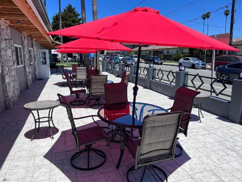 Surf City Inn & Suites - image 19