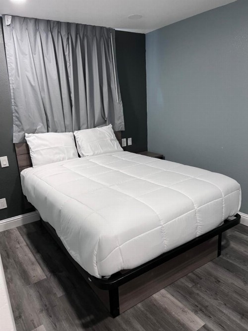 Surf City Inn & Suites - image 28