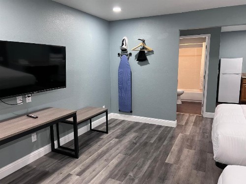 Surf City Inn & Suites - image 42