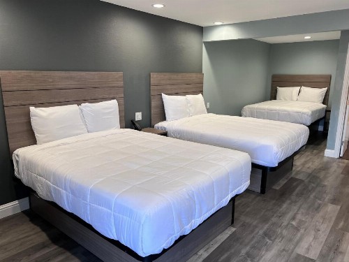 Surf City Inn & Suites - image 48