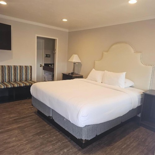 Bay Front Inn - Downtown Santa Cruz - image 23