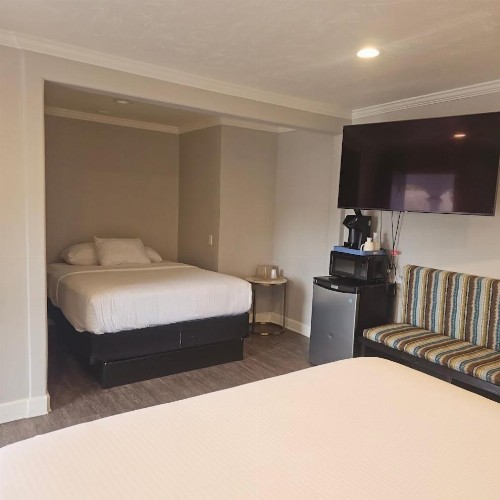 Bay Front Inn - Downtown Santa Cruz - image 24