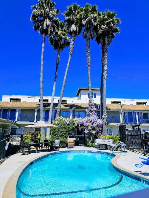 Bay Front Inn - Downtown Santa Cruz - image 29