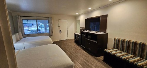 Bay Front Inn - Downtown Santa Cruz - image 30