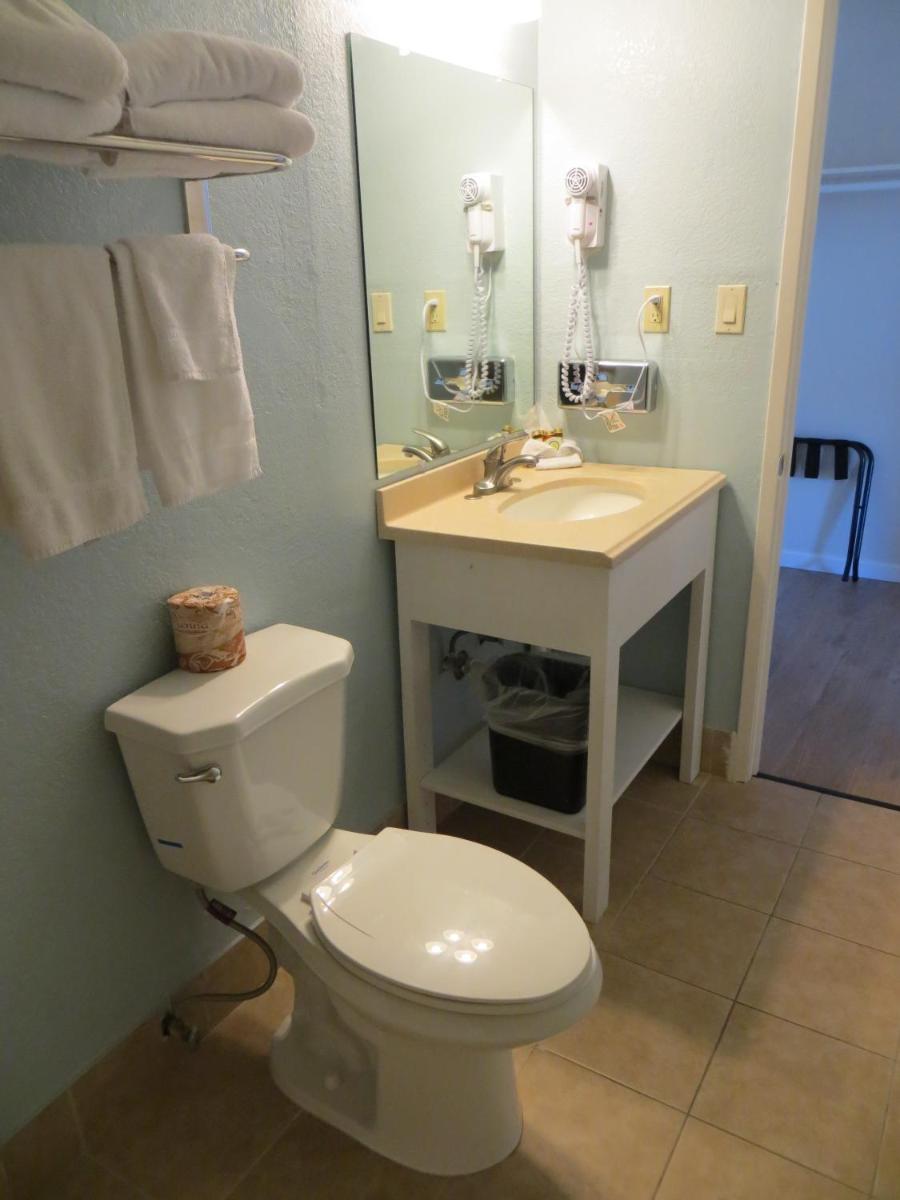 Bay Front Inn - Downtown Santa Cruz - image 7