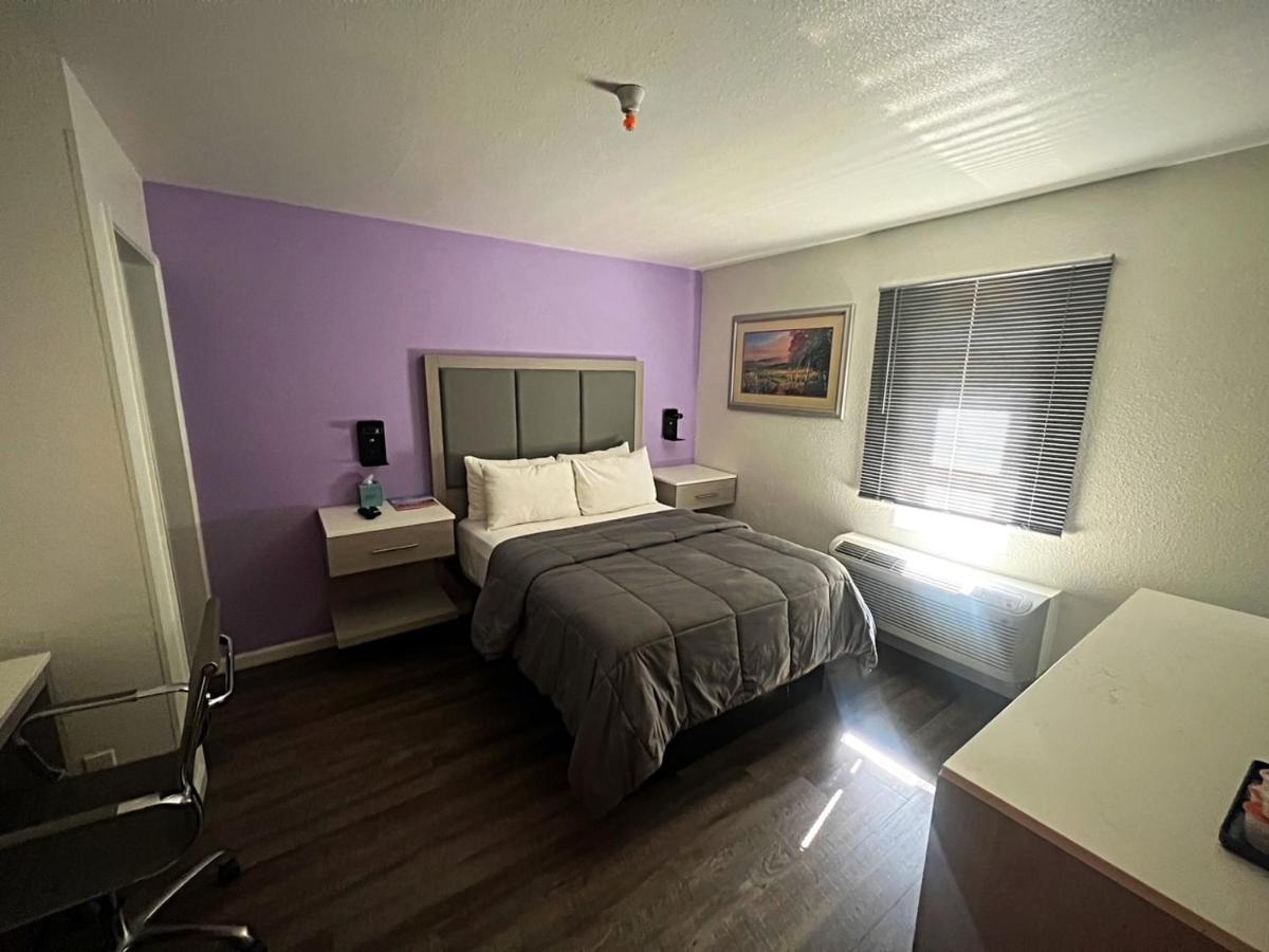 Pacific Inn Santa Cruz - image 6