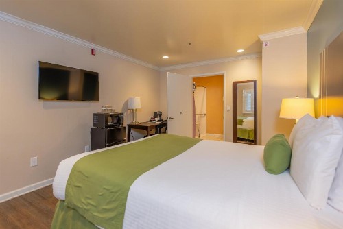 Ocean Pacific Lodge - image 12