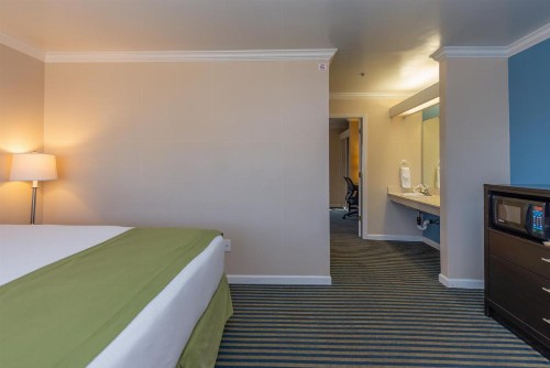 Ocean Pacific Lodge - image 30