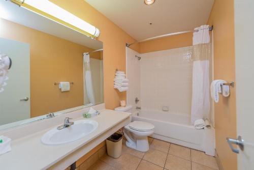 Ocean Pacific Lodge - image 35