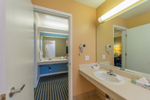 Ocean Pacific Lodge - image 36