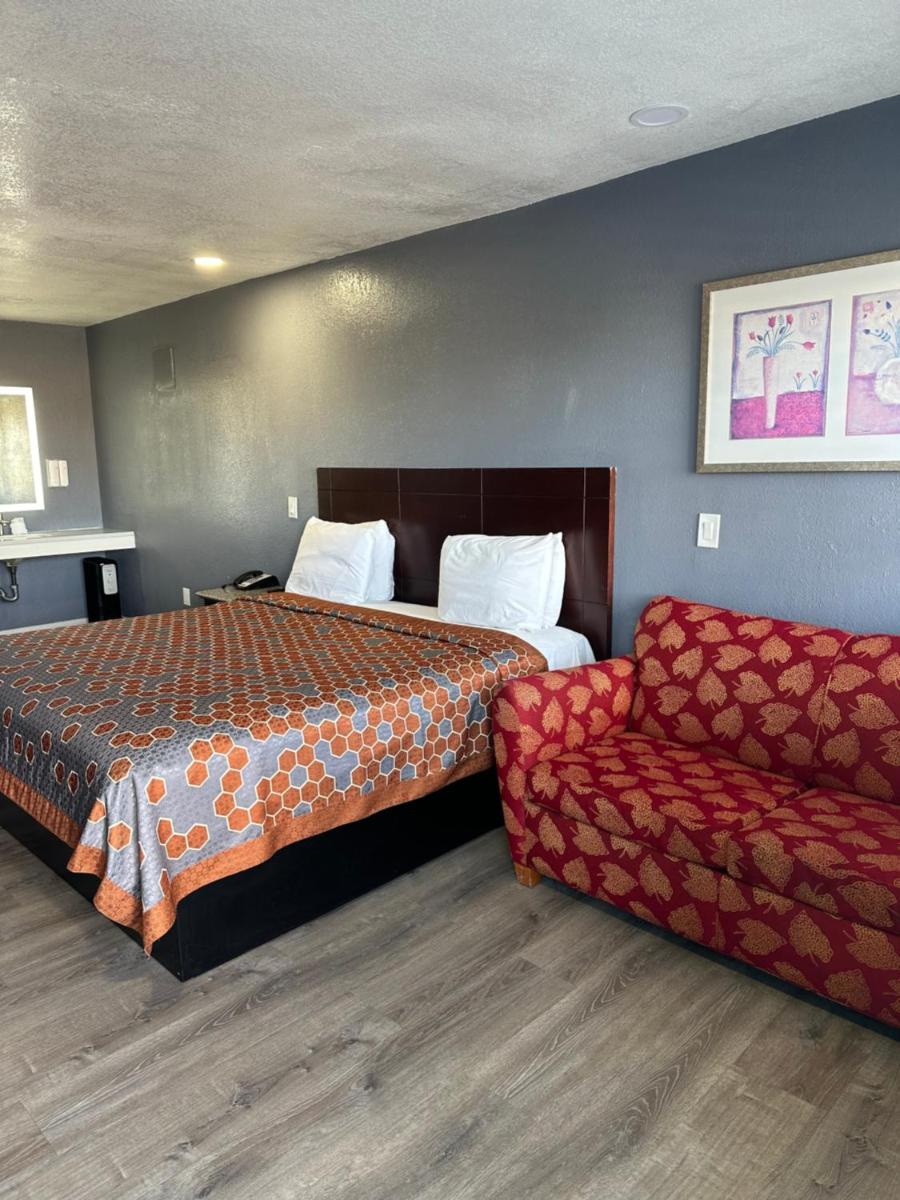 Fireside Inn By The Beach Boardwalk & Bowling - main image
