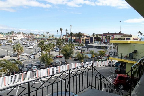 Fireside Inn By The Beach Boardwalk & Bowling - image 39