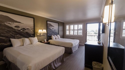 Super 8 by Wyndham Santa Cruz/Beach Boardwalk East - image 5