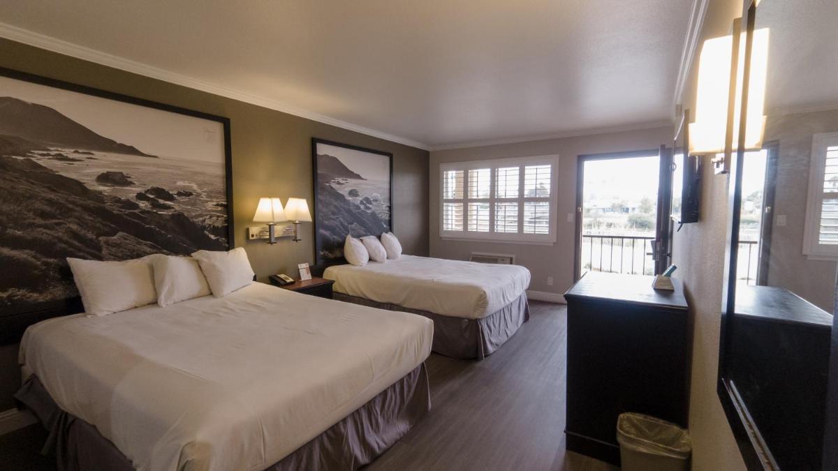 Super 8 by Wyndham Santa Cruz/Beach Boardwalk East - image 5