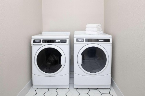 Best Western Plus All Suites Inn - image 15
