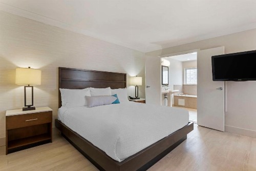 Best Western Plus All Suites Inn - image 3