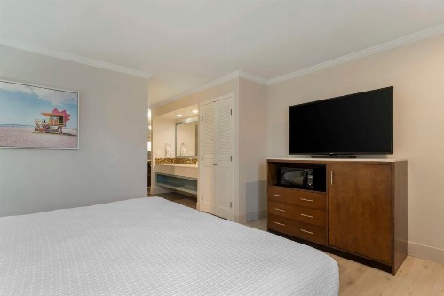 Best Western Plus All Suites Inn - image 32