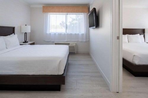 Best Western Plus All Suites Inn - image 34
