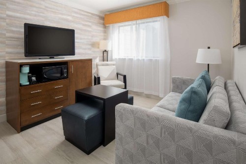 Best Western Plus All Suites Inn - image 49