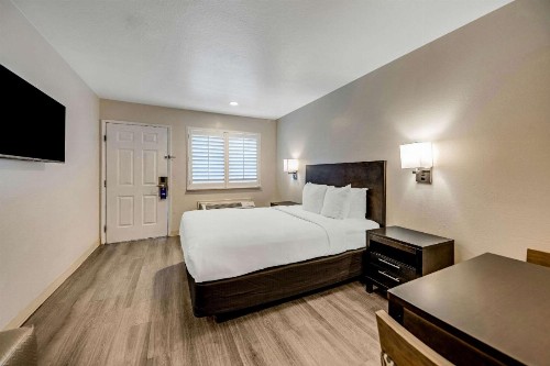 Comfort Inn Boardwalk - image 11
