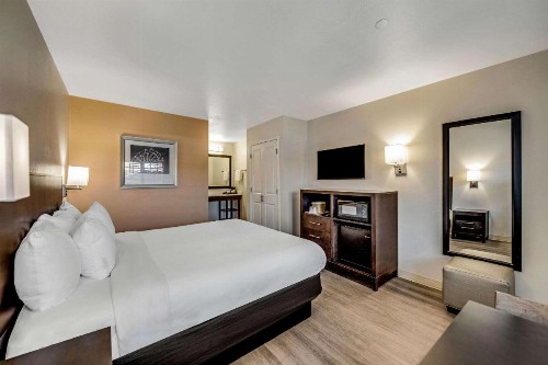 Comfort Inn Boardwalk - image 14