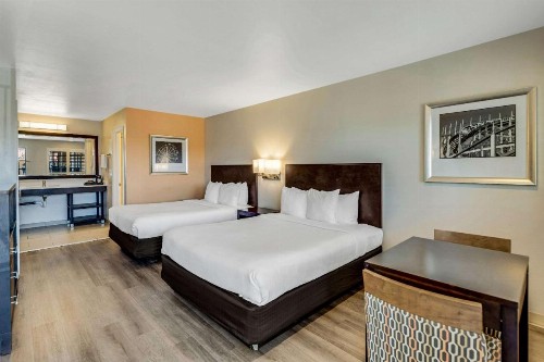 Comfort Inn Boardwalk - image 17