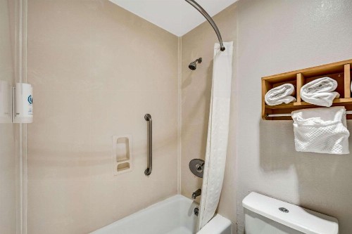 Comfort Inn Boardwalk - image 20