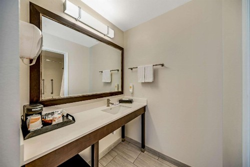 Comfort Inn Boardwalk - image 23