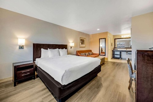 Comfort Inn Boardwalk - image 41