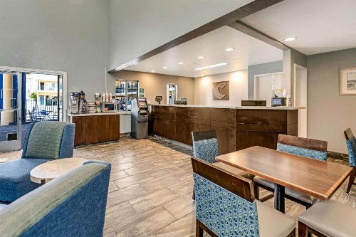 Comfort Inn Boardwalk - image 7