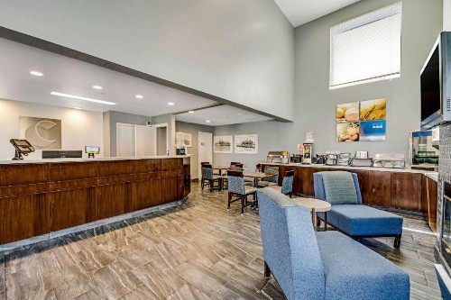 Comfort Inn Boardwalk - image 9