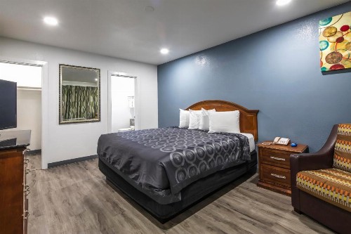Hitching Post Studios Inn - image 23