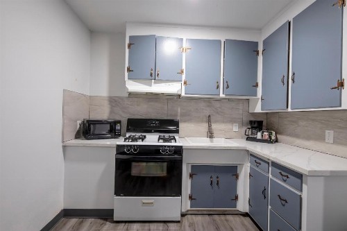 Hitching Post Studios Inn - image 25