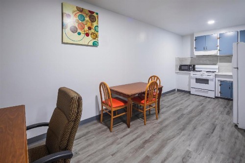 Hitching Post Studios Inn - image 29