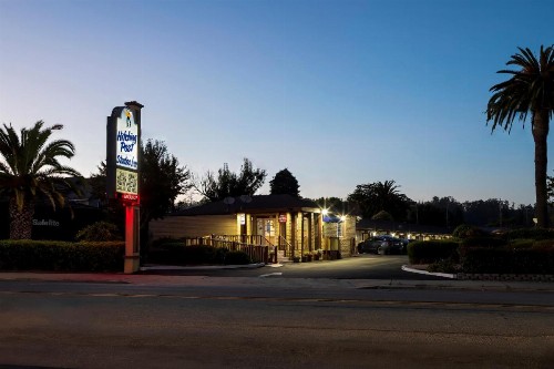 Hitching Post Studios Inn - image 35