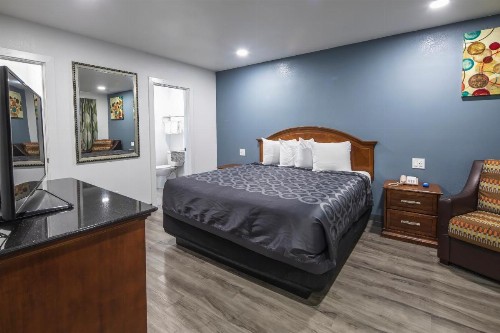 Hitching Post Studios Inn - image 40