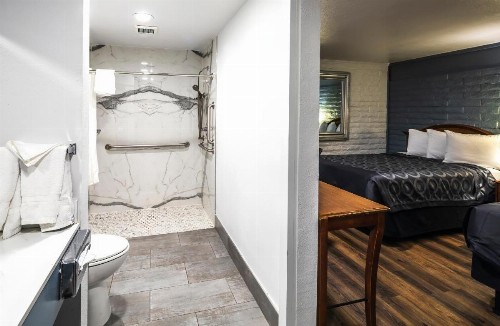 Hitching Post Studios Inn - image 41