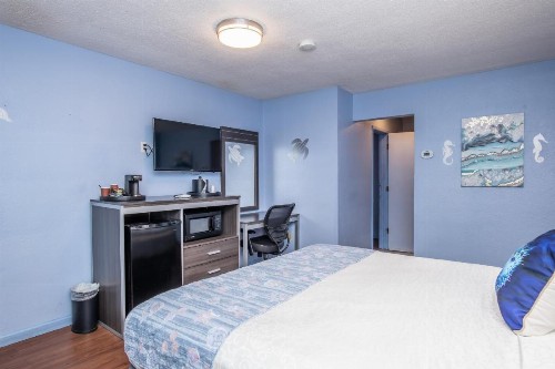 Aqua Breeze Inn - image 11