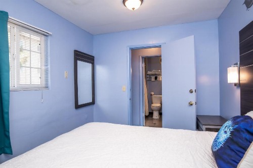 Aqua Breeze Inn - image 42