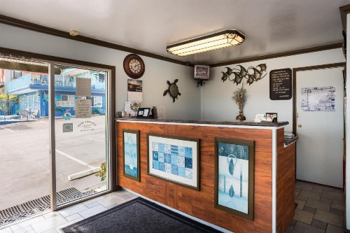 Aqua Breeze Inn - image 43