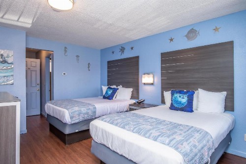 Aqua Breeze Inn - image 46