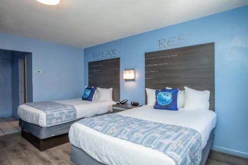Aqua Breeze Inn - image 48