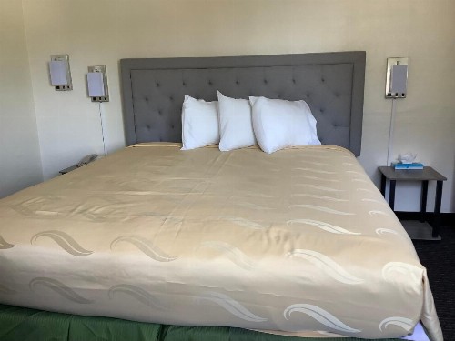 National 9 Motel - image 20