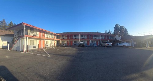 National 9 Motel - image 6