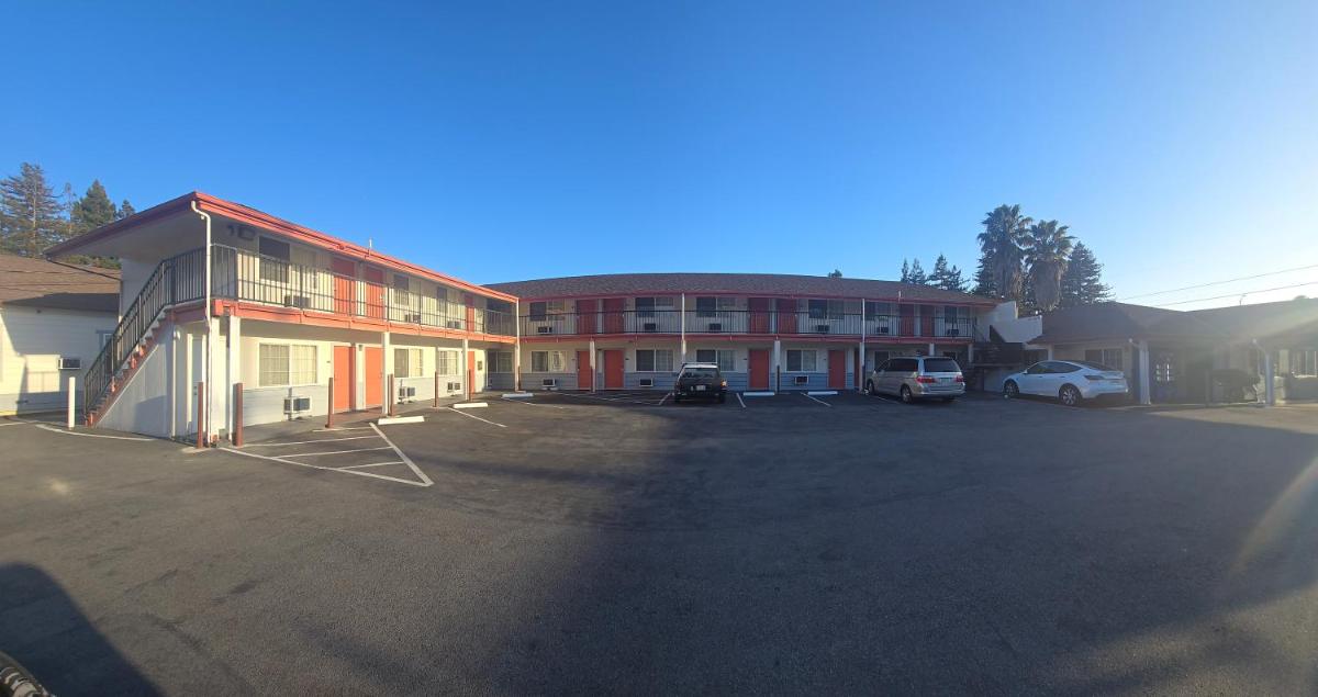 National 9 Motel - image 6