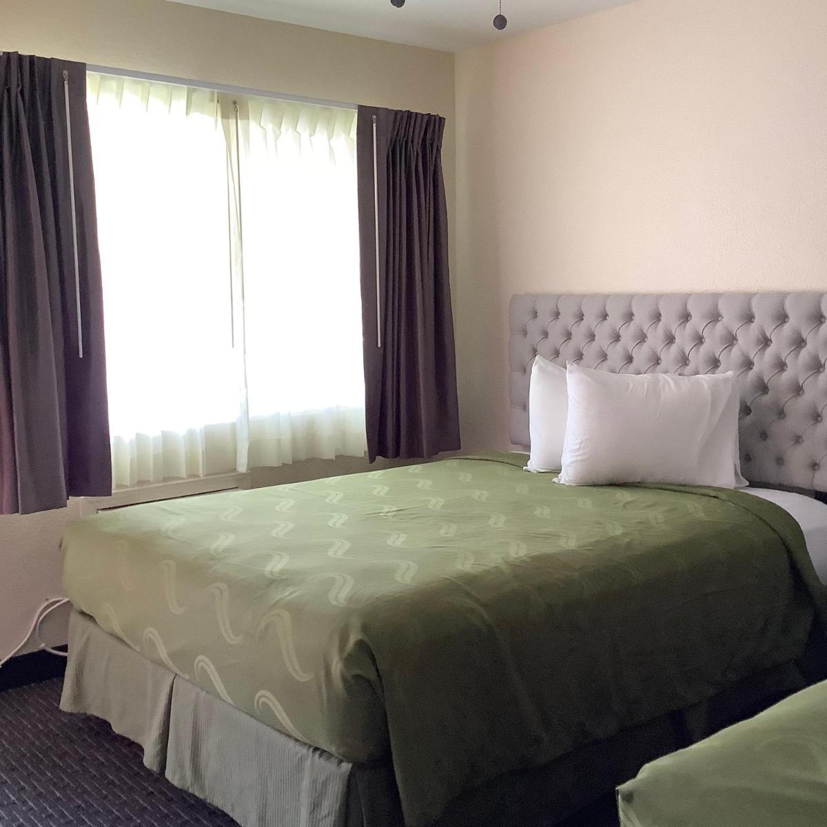 National 9 Motel - image 7