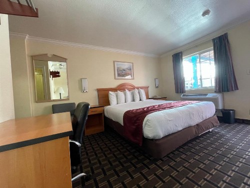 Riverside Inn & Suites Santa Cruz - image 18