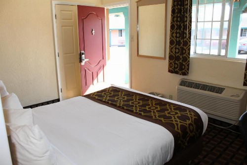 Riverside Inn & Suites Santa Cruz - image 43